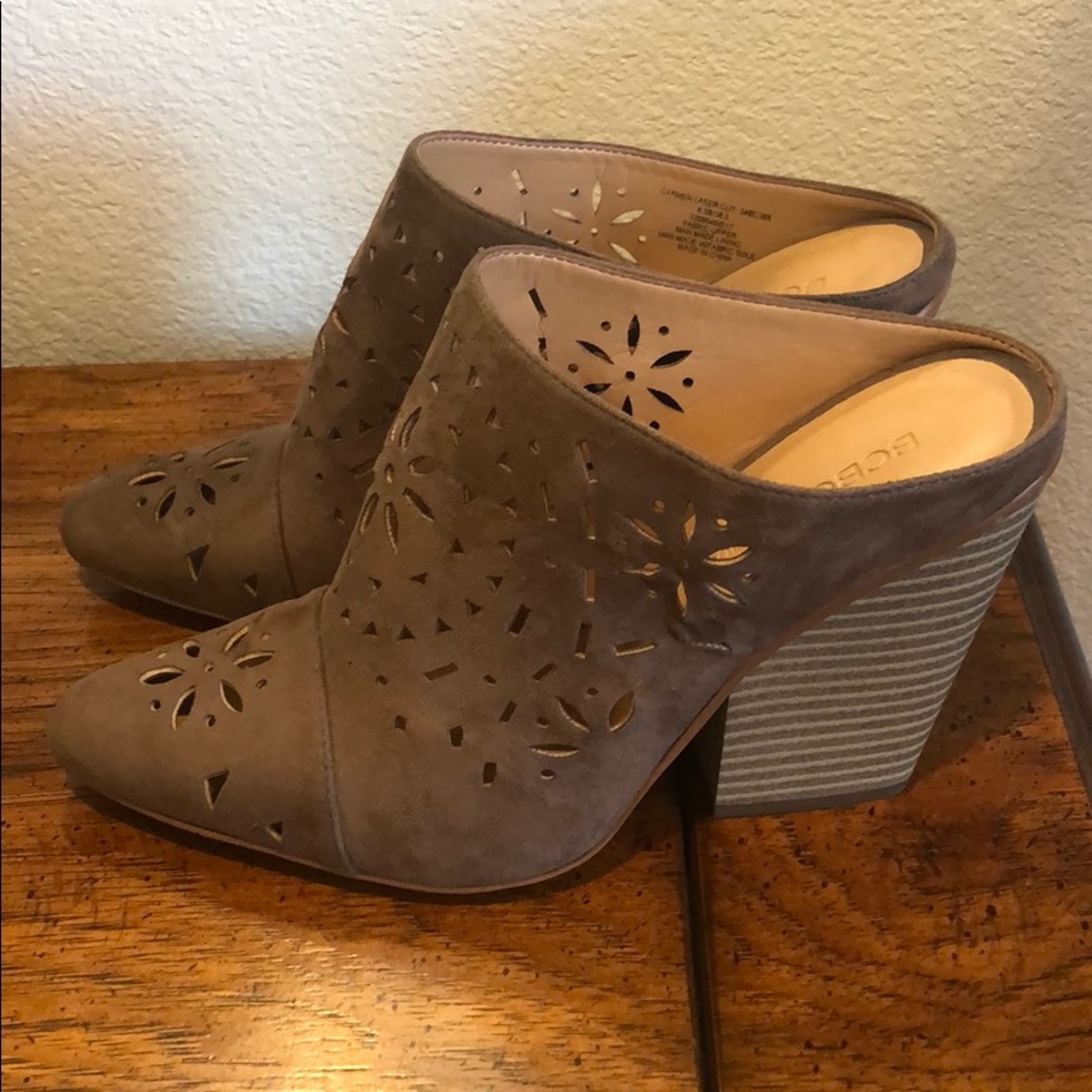 NEW w/o Tags. BCBGeneration heeled suede shoes. - Picture 2 of 8